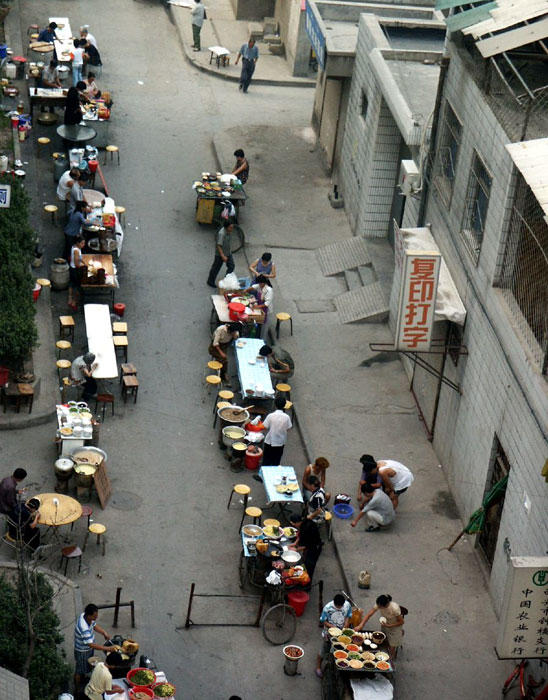 Breakfast stalls on the street (put away when breakfast is over)