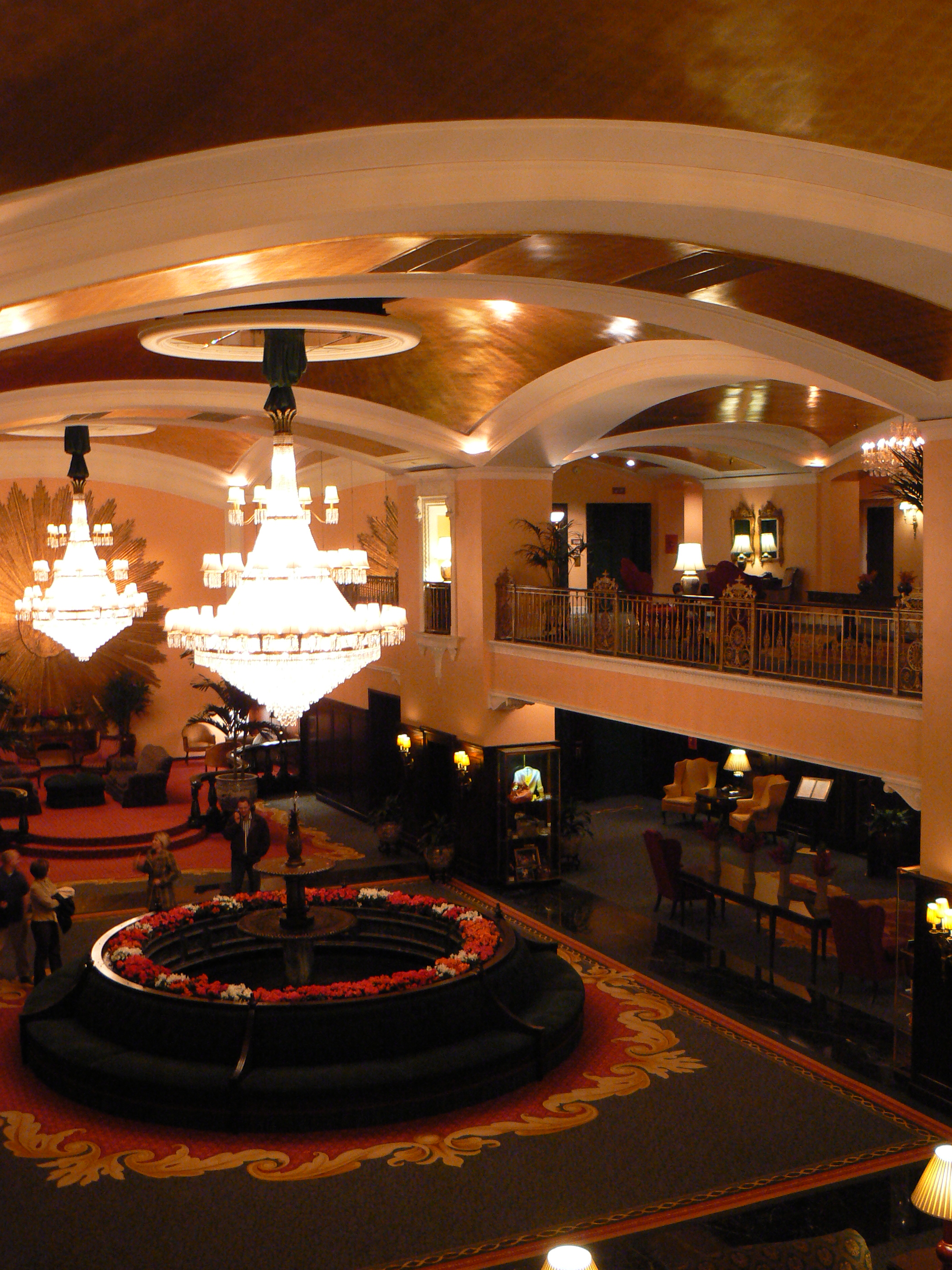 Pantlind Lobby - Amway Grand Hotel