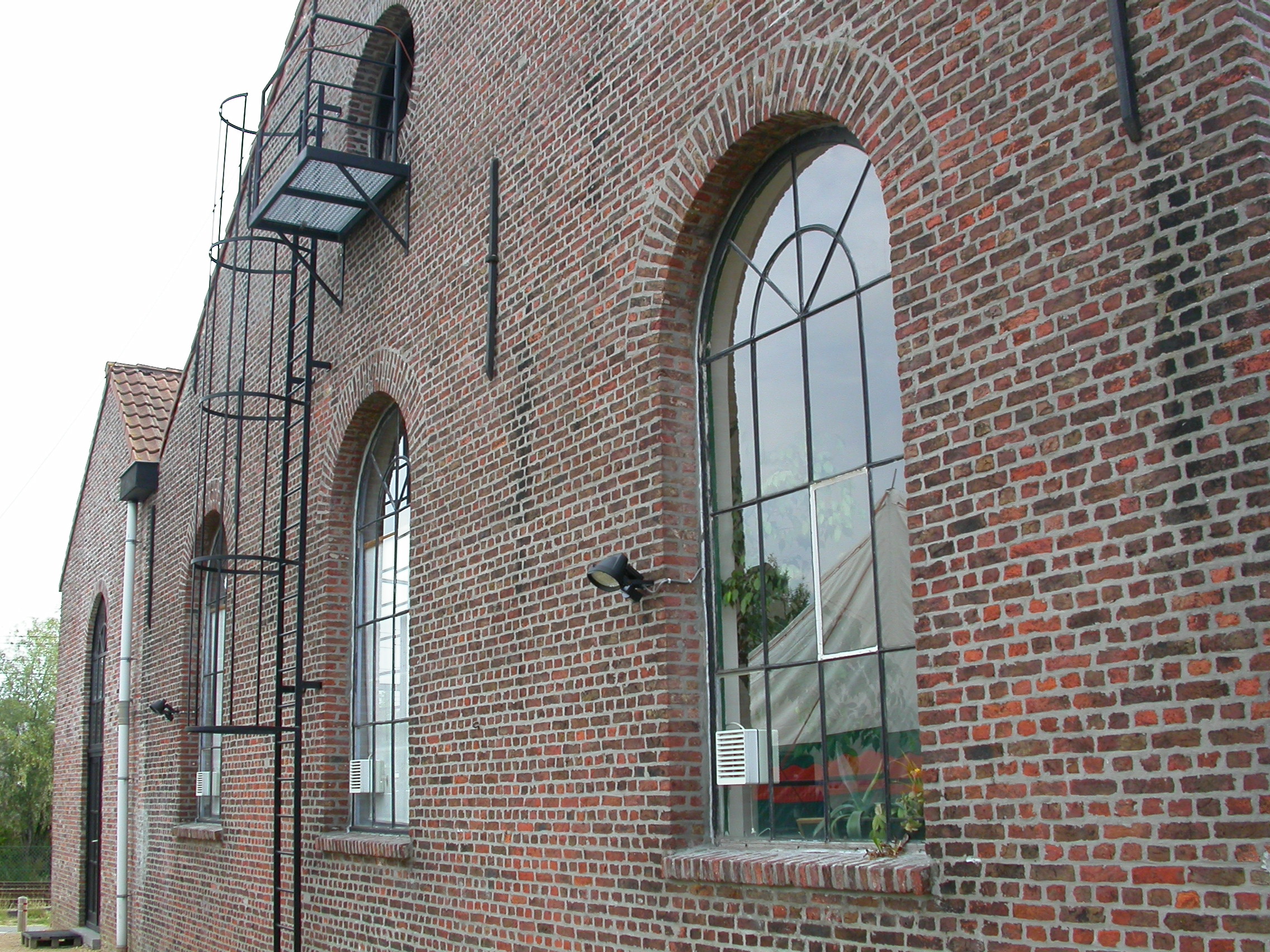 paul row of houses windows iron raling bricks