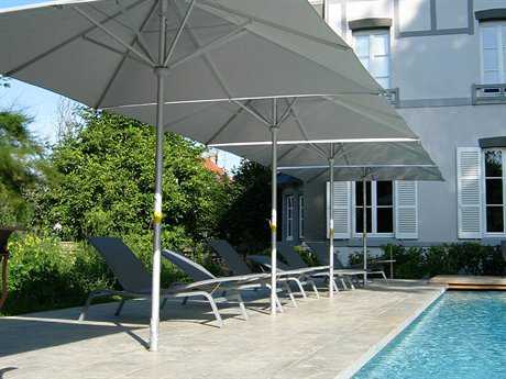 Customer Round Up: 10 High-End Patio Umbrella Set Ups That Will Inspire You  - Poggesi® USA