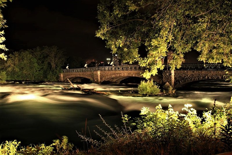 Goat Island Bridge, Niagara River, New York State, USA.